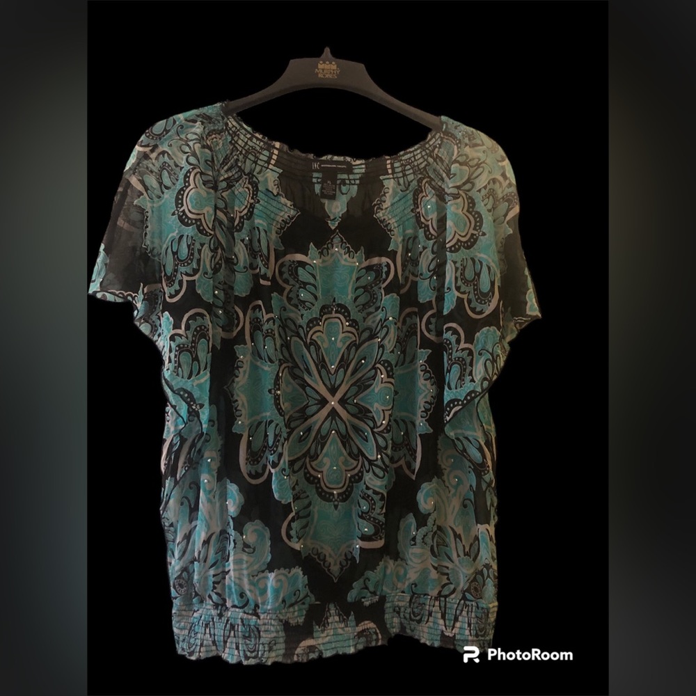 International Concepts Green and Black top with rhinestone accents Size XL
